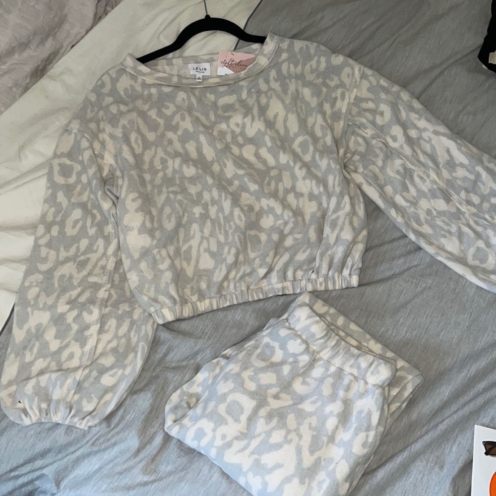 Super soft cheetah lounge set